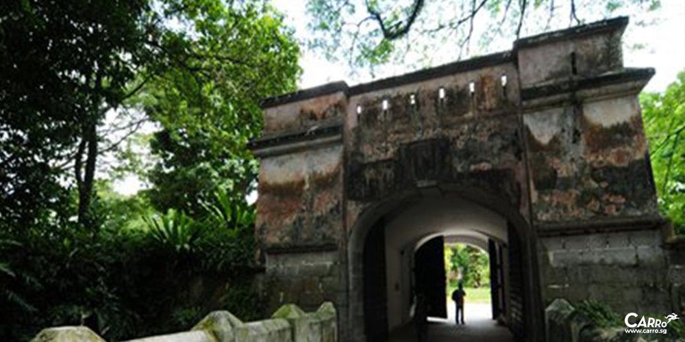 Fort Canning Park (www.insightguides.com) with carro