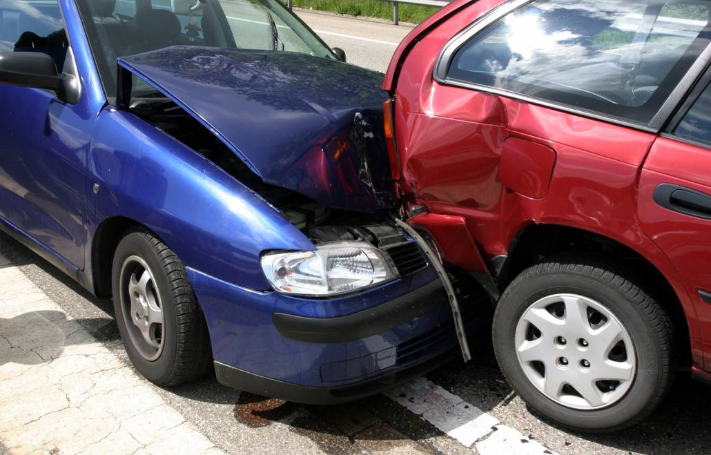 5 Photos to ALWAYS Take During a Car Accident