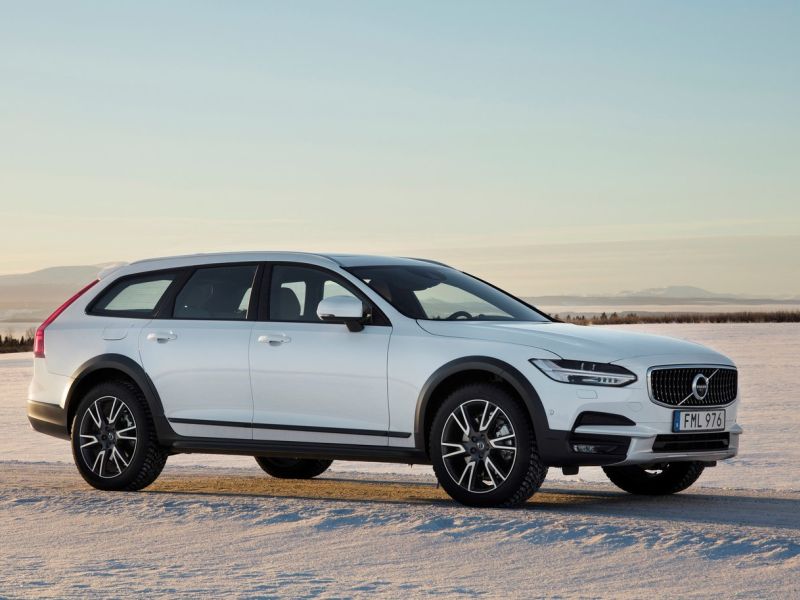 Volvo V90 Cross Country: A Car For Your Adventures