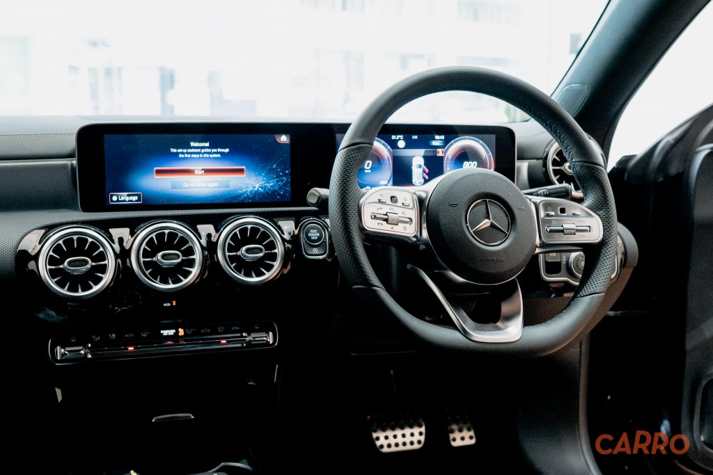 Mercedes-Benz CLA 200 cabin