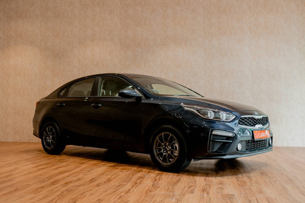 Kia Cerato sedan in CARRO showroom