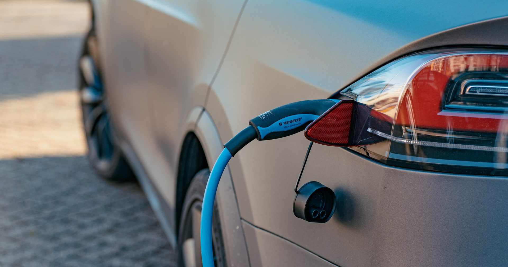 Hybrid or EVs: Which Should You Switch To?